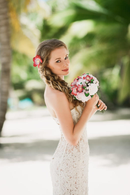 Букет «Тропический» и украшение в волосы – WedDesign | Свадьба в Доминикане