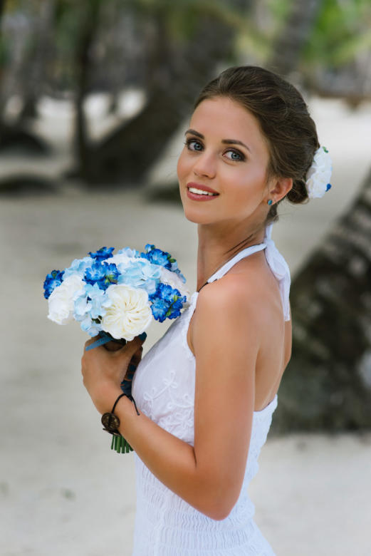 Букет «Нежный голубой» и украшение в волосы – WedDesign | Свадьба в Доминикане