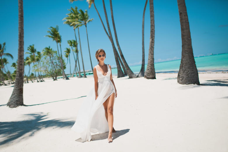 Яркая фотосессия на пляже Хуанийо в Кап Кане – WedDesign | Свадьба в Доминикане