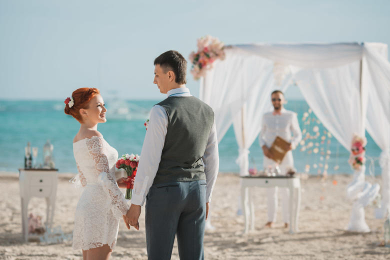 Свадебная церемония на пляже с белым песком в Доминикане Дмитрия и Екатерины | WedDesign – Свадьба в Доминикане
