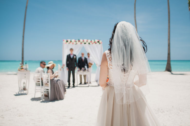 Официальная свадебная церемония в Доминикане на пляже Хуанийо Андрея и Анастасии – WedDesign – Свадьба в Доминикане