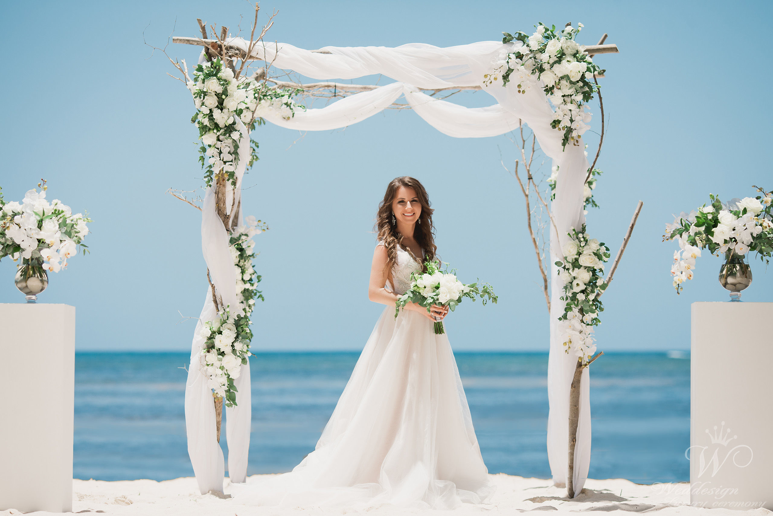 Как выбрать свадебную арку: 8 трендов сезона 2014, классическая деревянная арка